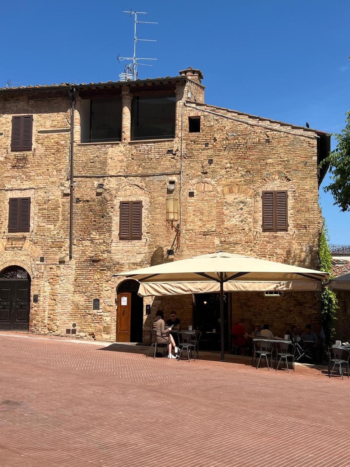 A La Casa Dei Potenti * San Gimignano